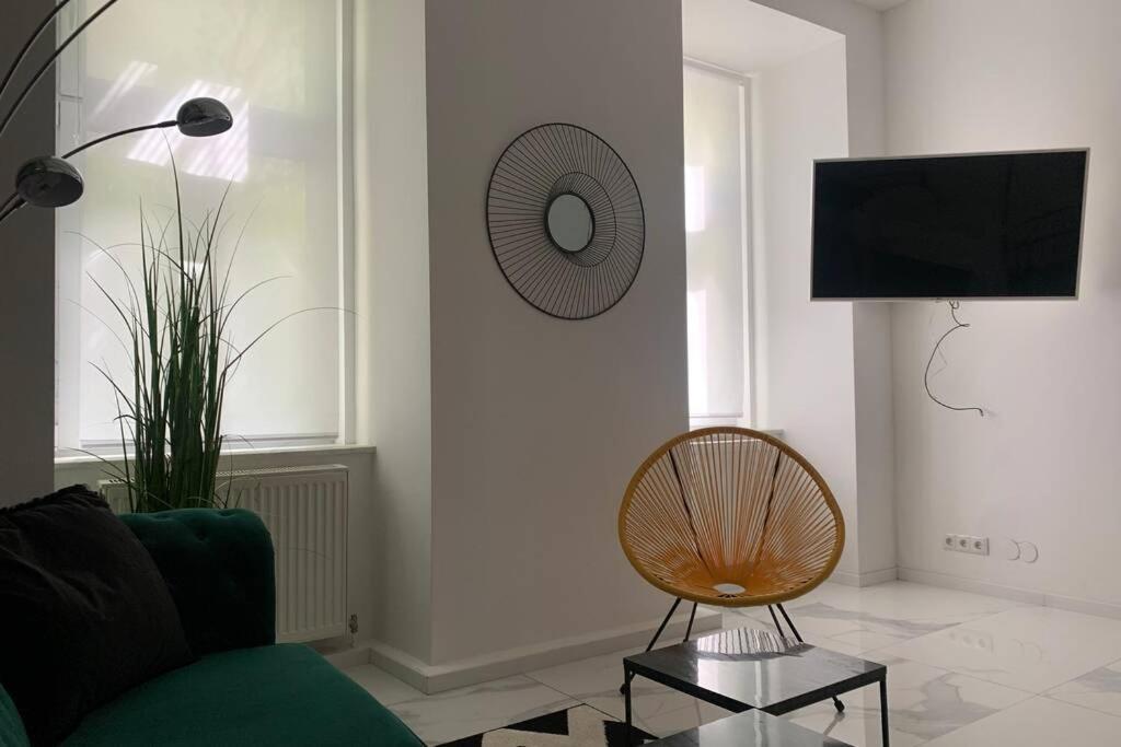 Cool City Center Apt. @ Metro And Shopping Street Vienna Esterno foto